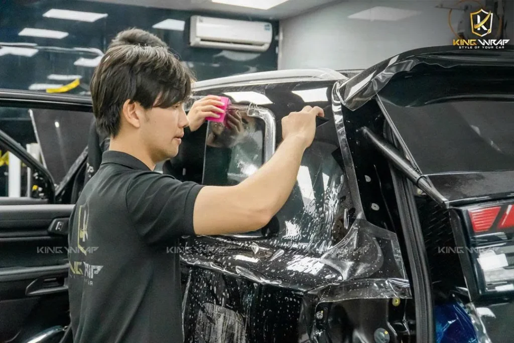 Dán PPF Kính Lái Xe Ô Tô BMW X7 13 z6895210865836_450a2e9256b4394fa86b18d967208aeb.jpg